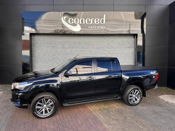 TOYOTA HILUX 2.8 SRV 4X4 CD 16V DIESEL 4P AUTOMÁTICO TOYOTA HILUX 2.8 SRV 4X4 CD 16V DIESEL 4P AUTOMÁTICO